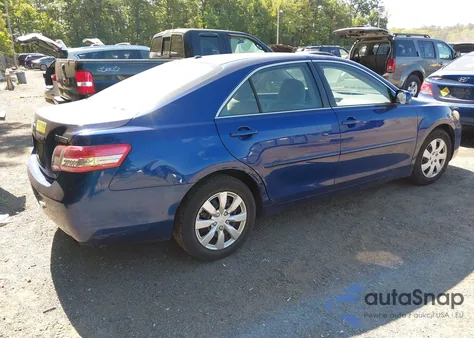 2010 Toyota Camry Le z USA, uszkodzony, nr VIN 4T1BF3EK4AU560452